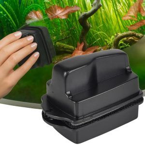 Magnet acvariu compact 5x3cm pentru curatarea rapida si eficienta a geamurilor. Cu acest magnet curatat geam acvariu, mentii vizibilitatea clara. Magnet curatare acvariu usor de manevrat. Magnet sters acvariu rezistent si practic. Magnet pentru curatarea geamului acvariului ideal pentru intretinere zilnica.