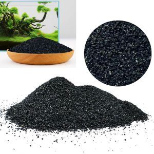 Nisip acvariu negru lucios cu granulatie 0.8-1.2mm, perfect pentru un decor modern si elegant. Acest nisip acvariu scoate in evidenta culorile pestilor si plantelor. Alege nisip negru pentru un contrast spectaculos. Ideal ca nisip negru acvariu, acest nisip de acvariu ofera un aspect premium si natural.