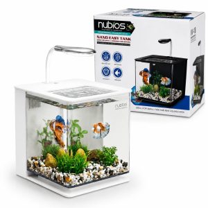 Acvariu mic pentru peste Betta Nubios VV-18 alb, amenajat, cu lampa LED si cutia produsului in fundal