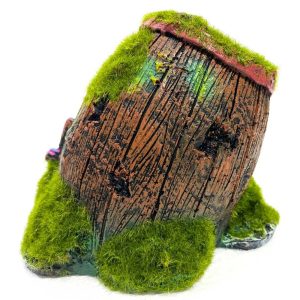 Decor acvariu butoi cu moss (5) Obtine un peisaj de poveste cu acest decor acvariu butoi, acoperit cu moss artificial. Printre cele mai apreciate decoratiuni acvarii, contribuie la amenajarea unui acvariu armonios si la confortul pestilor tai.